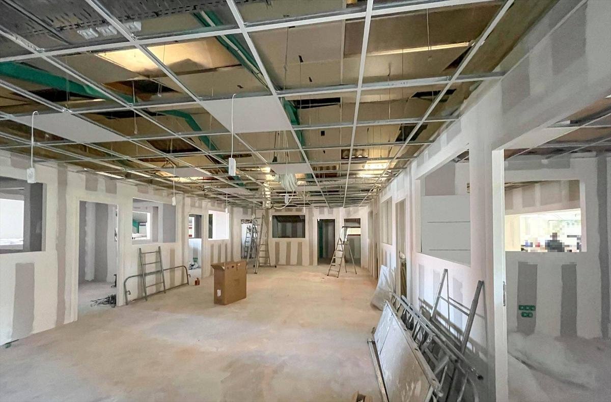 Le plateau jointé, avant la pose des dalles — plateaux de bureaux à Cabestany, plaquiste ALVIT PLAQUISTE