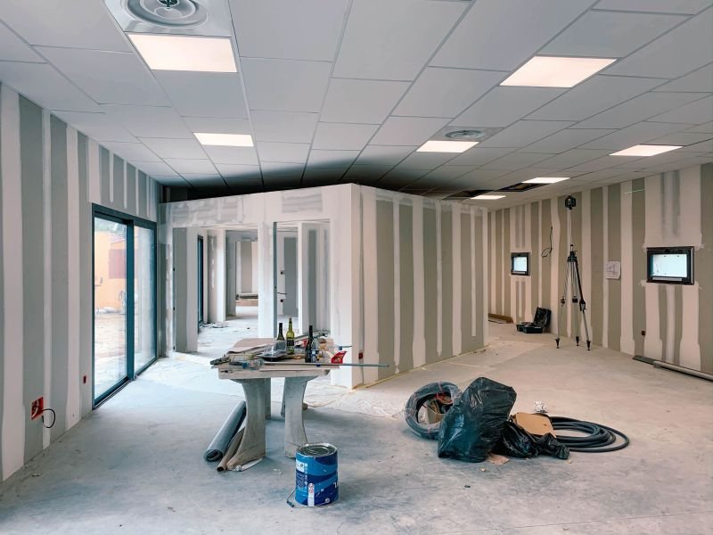 Les bureaux : plafond en dalles et doublages jointés — Innov Green à Latour-Bas-Elne, plaquiste ALVIT PLAQUISTE