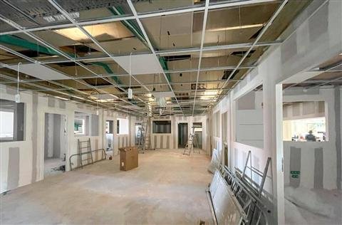 Le plateau jointé, avant la pose des dalles — plateaux de bureaux à Cabestany, plaquiste ALVIT PLAQUISTE