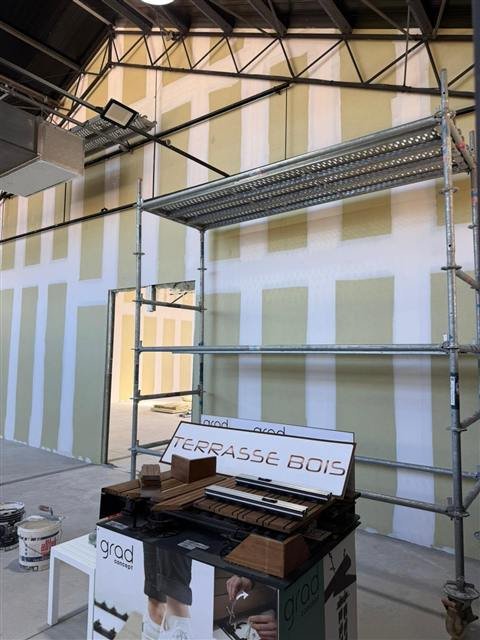 Cloison coupe-feu, présentoir du magasin au premier plan — Innov Green à Latour-Bas-Elne, plaquiste ALVIT PLAQUISTE