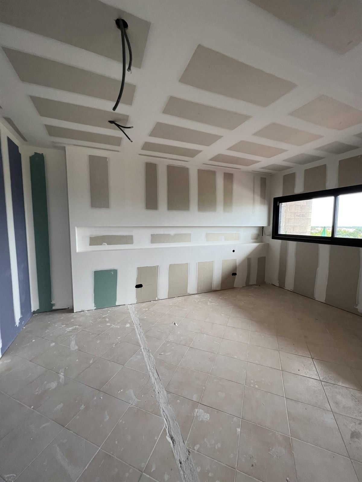 Corniche horizontale et retombées, plafond jointé — rénovation d’une villa d’architecte à Perpignan, plaquiste ALVIT PLAQUISTE