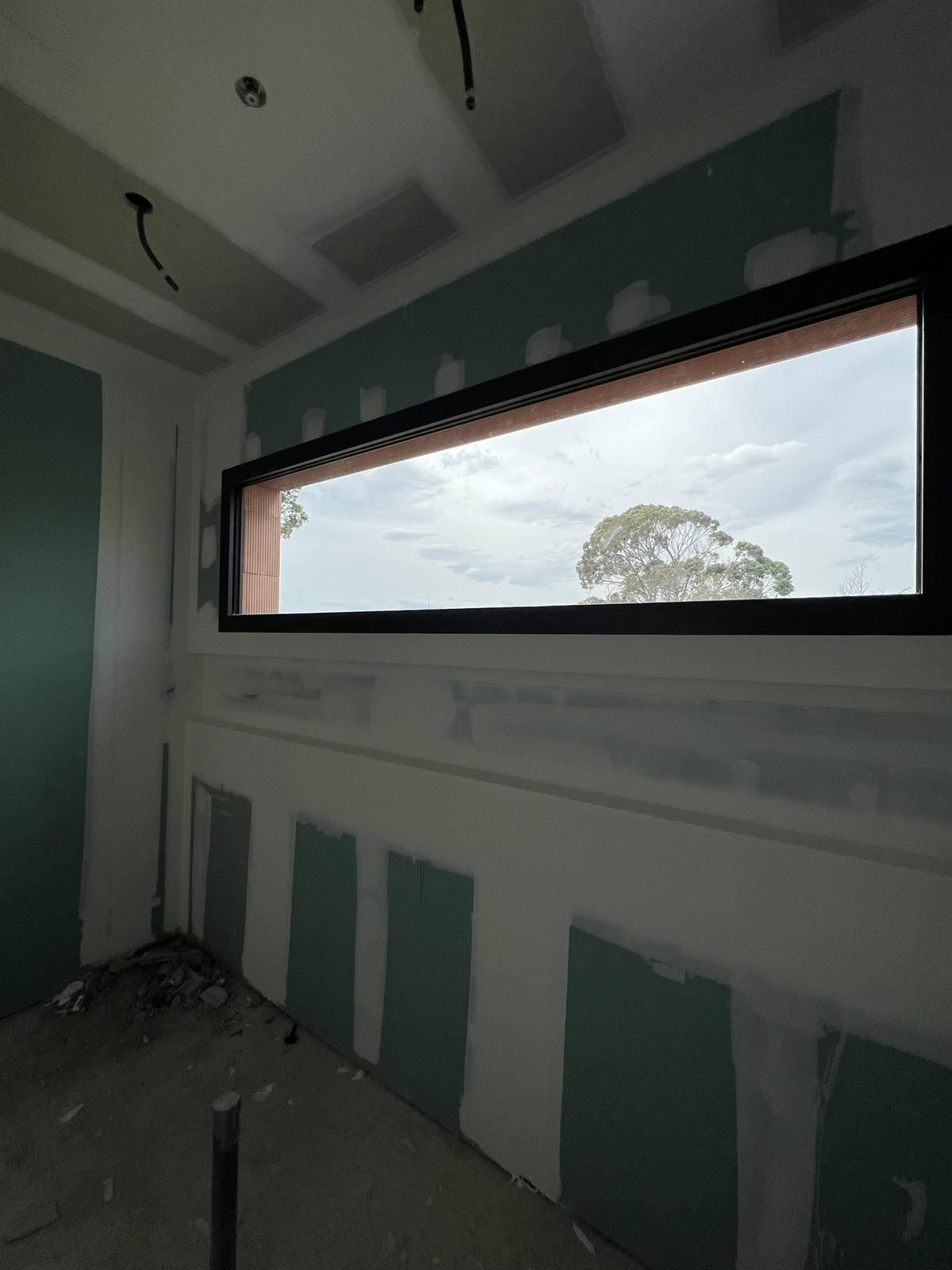 Plaques hydrofuges dans les pièces d’eau — rénovation d’une villa d’architecte à Perpignan, plaquiste ALVIT PLAQUISTE