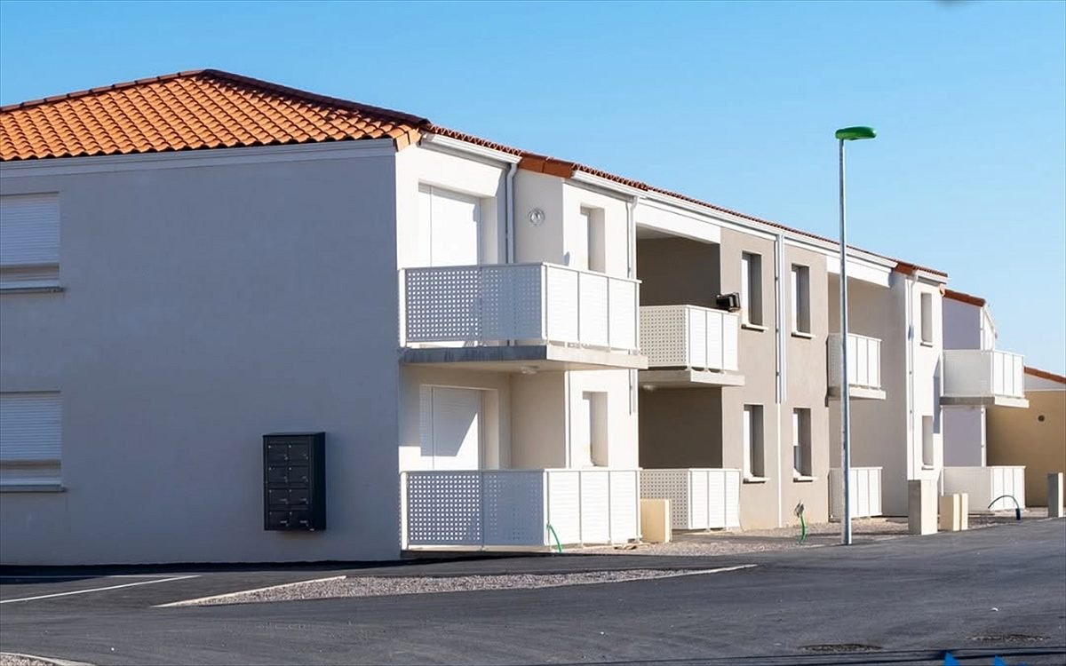 Un des deux petits collectifs de la résidence — résidence de 35 logements sociaux à Pia, plaquiste ALVIT PLAQUISTE