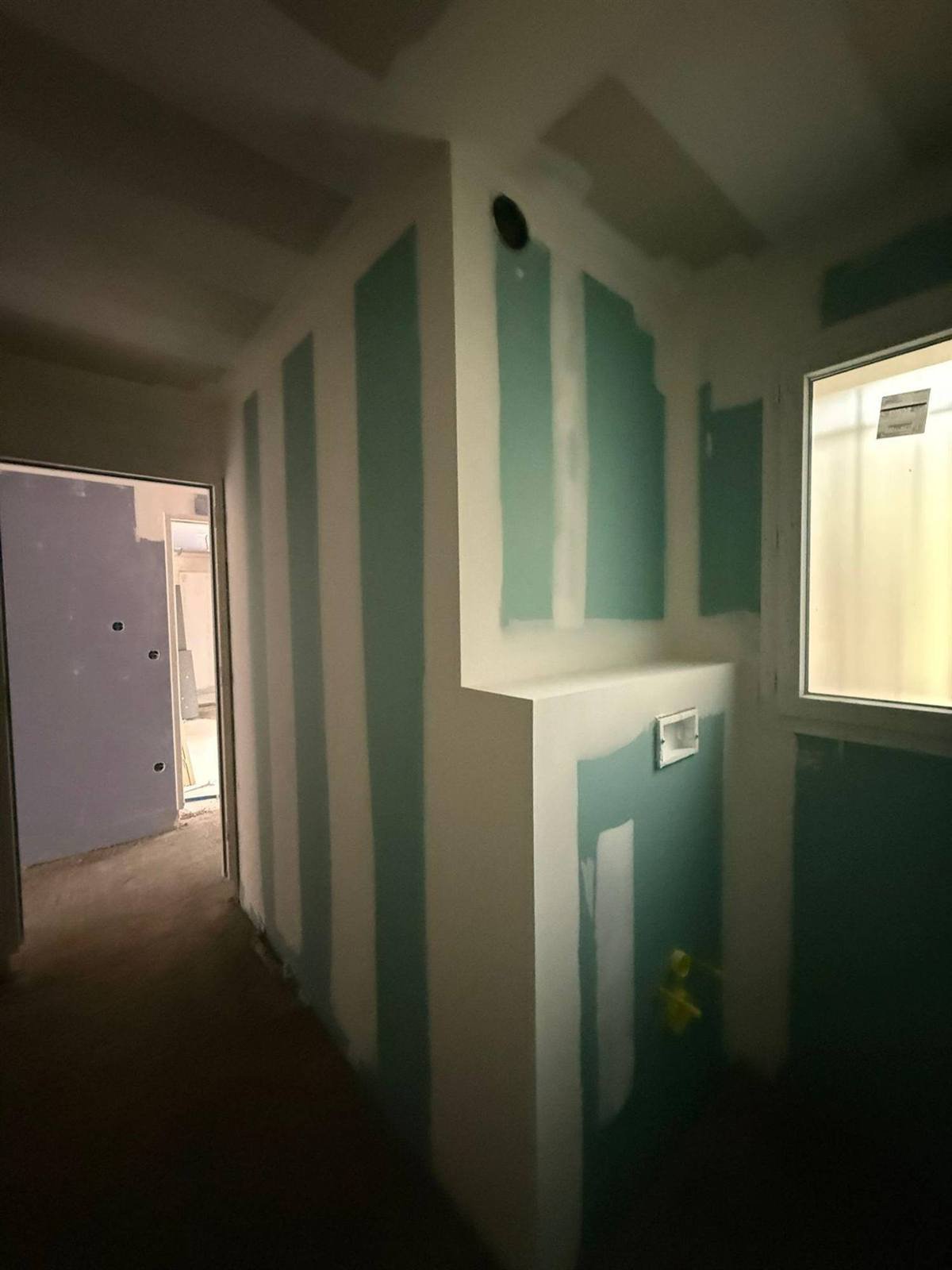 Salle d’eau en plaques hydrofuges jointées — résidence de 12 appartements à Argelès-sur-Mer, plaquiste ALVIT PLAQUISTE