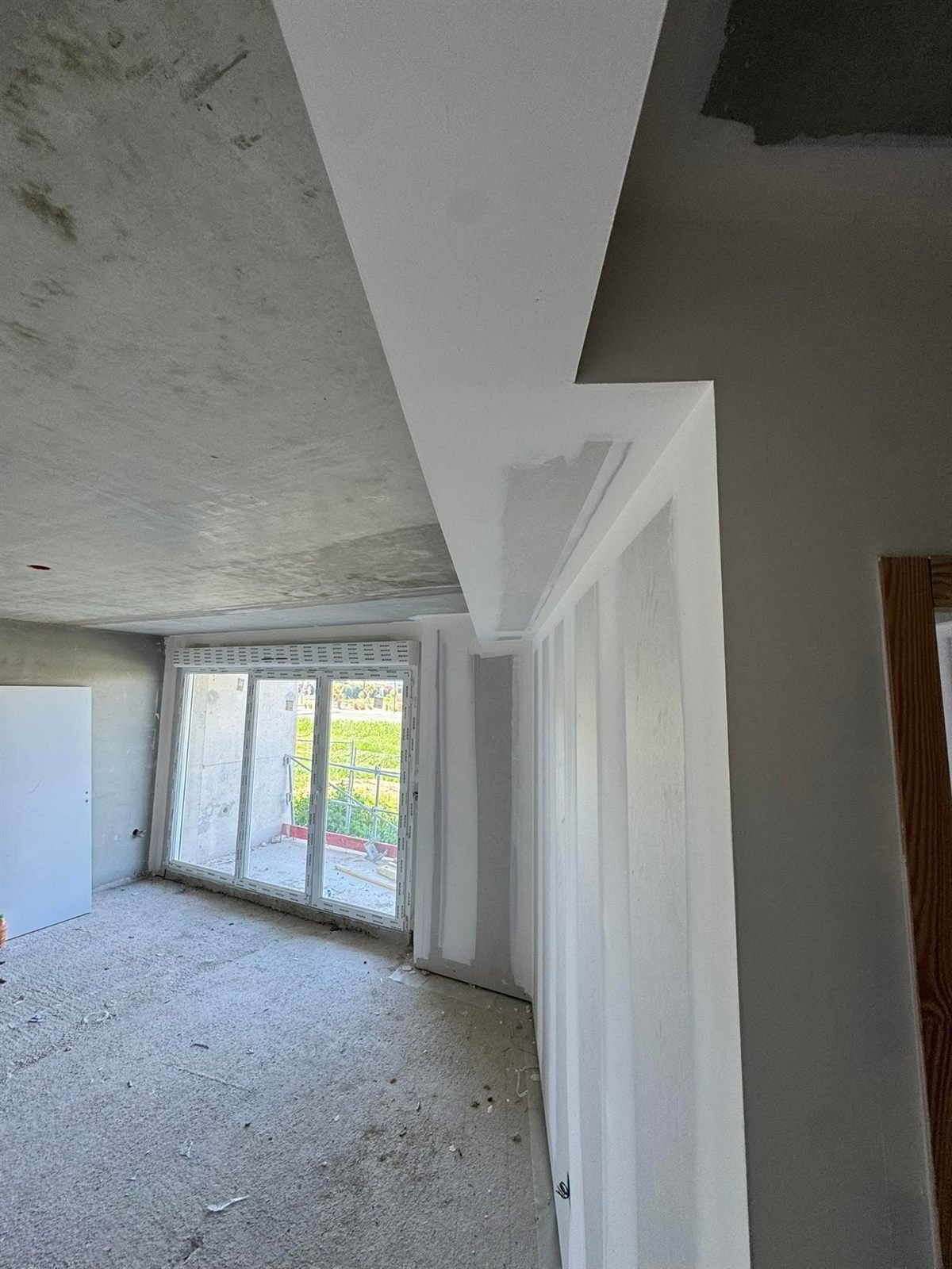 Retombée de plafond et tableau de baie — Bompas, ALVIT PLAQUISTE