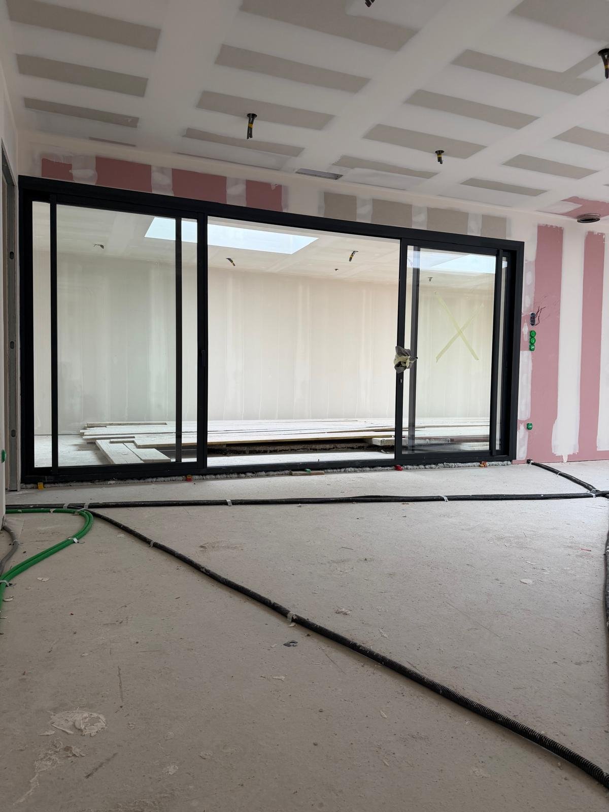 Deux villas d’architecte avec piscine intérieure — Montesquieu-des-Albères — plaquiste ALVIT PLAQUISTE