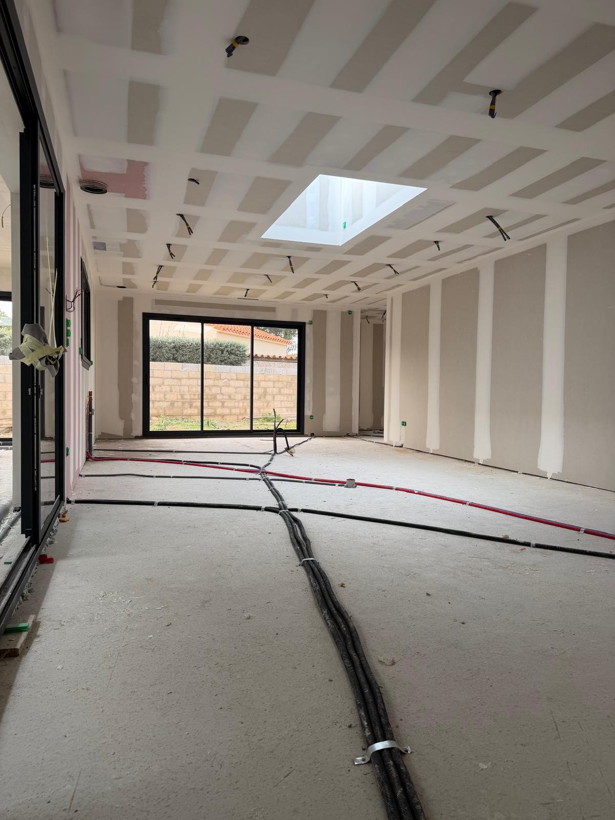 Deux villas d’architecte avec piscine intérieure — Montesquieu-des-Albères — plaquiste ALVIT PLAQUISTE