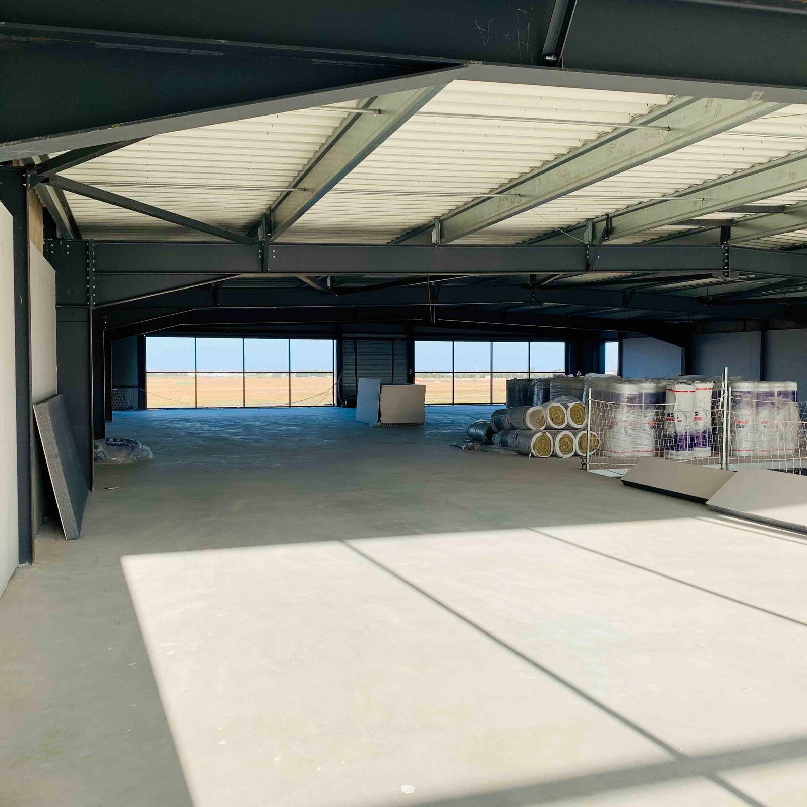 Hangar industriel — Torremila — plaquiste ALVIT PLAQUISTE
