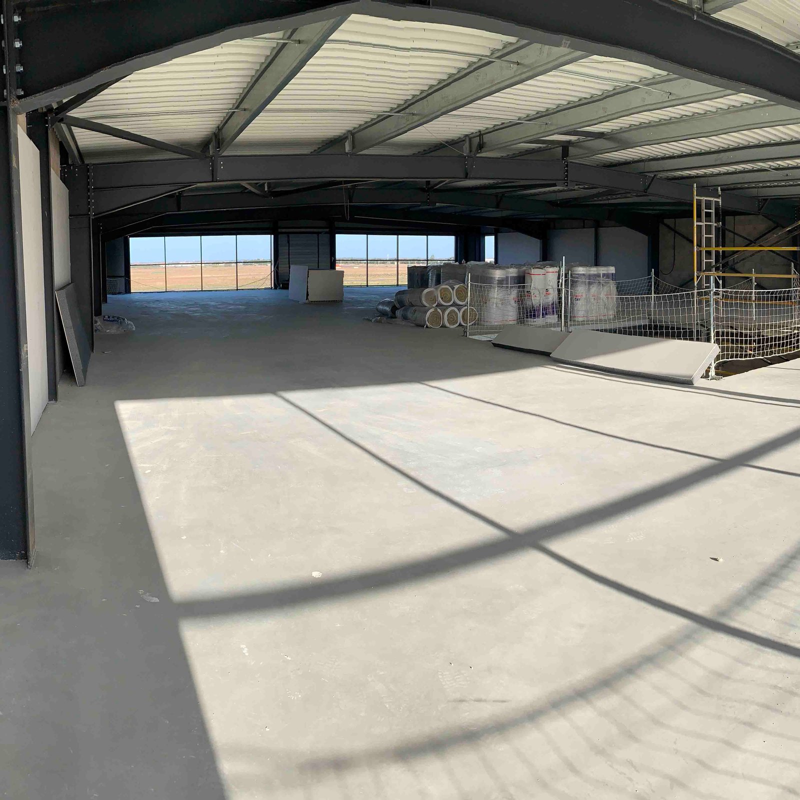 Hangar industriel — Torremila — plaquiste ALVIT PLAQUISTE