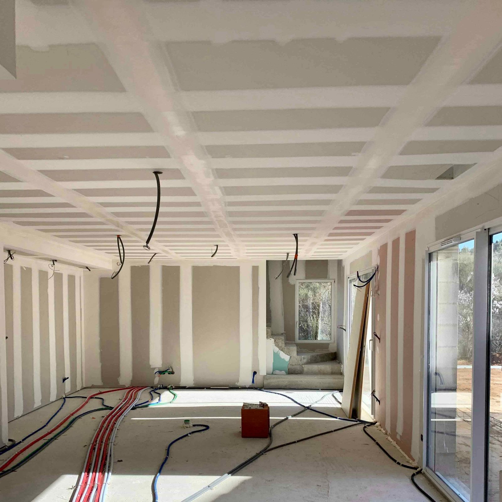 Maison d'architecte — Narbonne — chantier de plâtrerie ALVIT PLAQUISTE